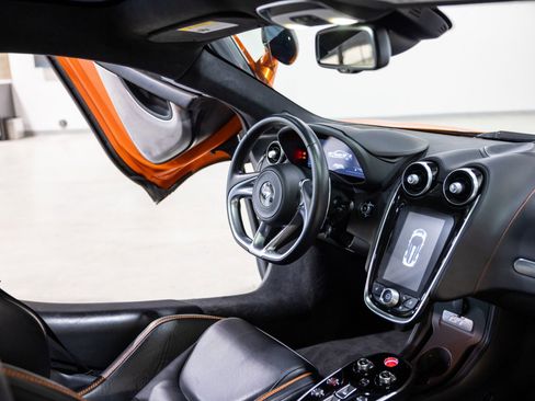 Used 2023 McLaren GT RWD image 33