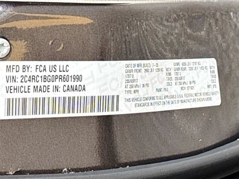 Used 2023 Chrysler Pacifica Touring-L FWD image 33