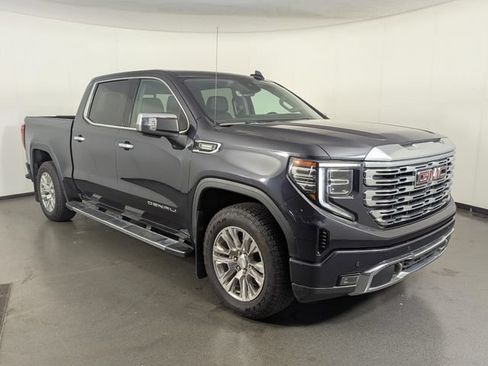 Used 2024 GMC Sierra 1500 Denali w/ Technology Package AWD/4WD image 2