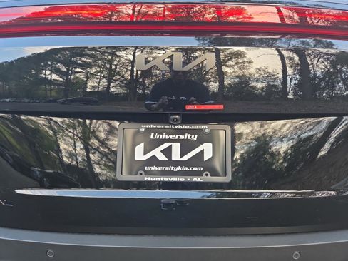 New 2026 Kia Carnival SX FWD image 11
