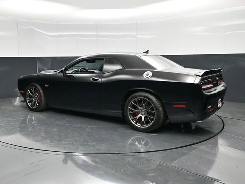 Used 2016 Dodge Challenger SRT w/ Technology Group RWD image 13