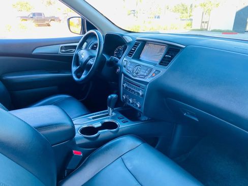 Used 2020 Nissan Pathfinder SL image 8