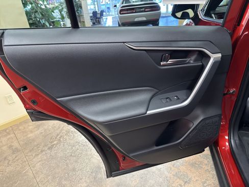 Used 2024 Toyota RAV4 SE w/ Weather & Moonroof Package image 25