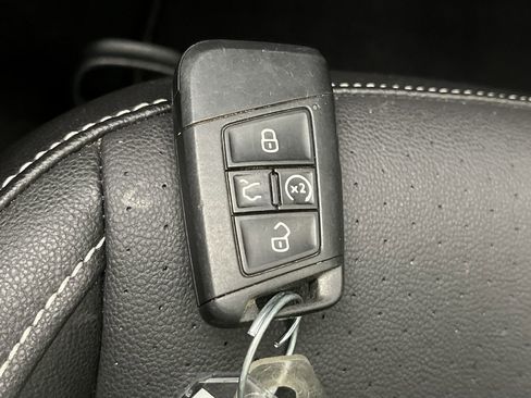 Used 2023 Volkswagen Jetta SE w/ Panoramic Sunroof Package image 28