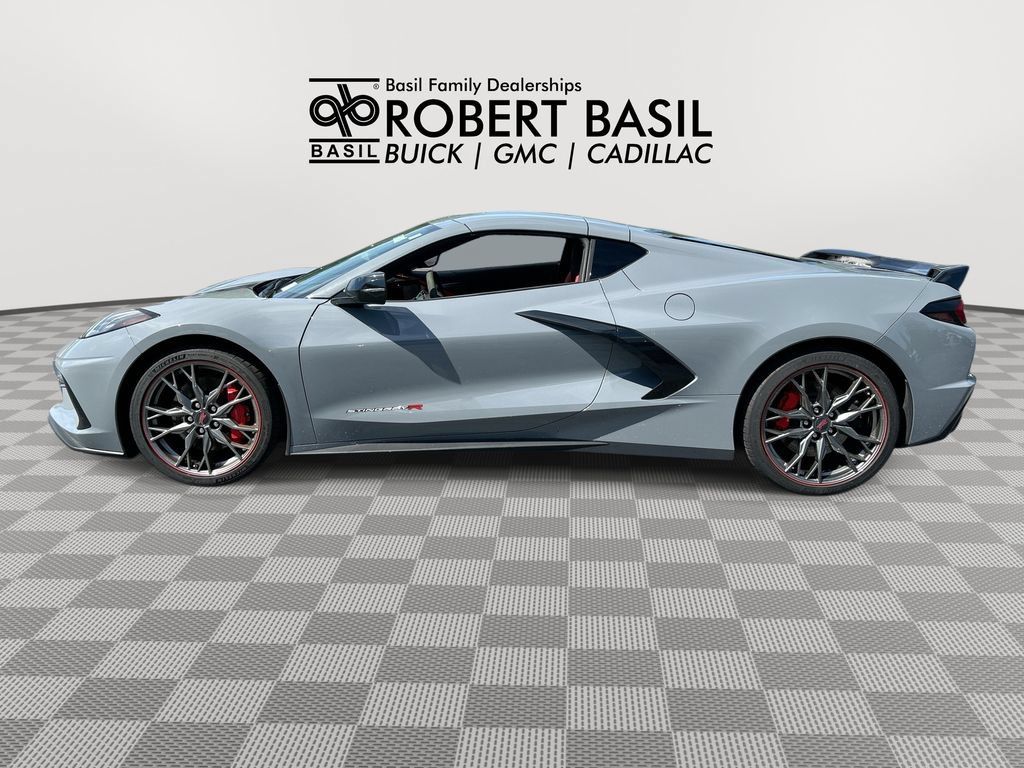 Used 2024 Chevrolet Corvette Stingray Premium Cpe w/ Z51 Performance Package RWD image 5