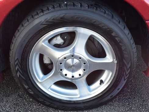 Used 2004 Ford Mustang Convertible image 38