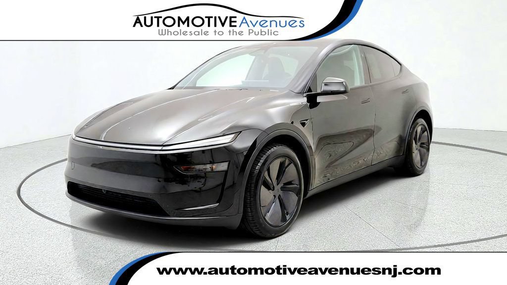 Used 2026 Tesla Model Y 2WD image 1