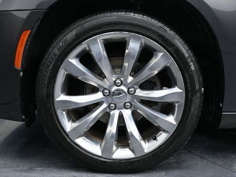 Used 2019 Chrysler 300 Limited image 11