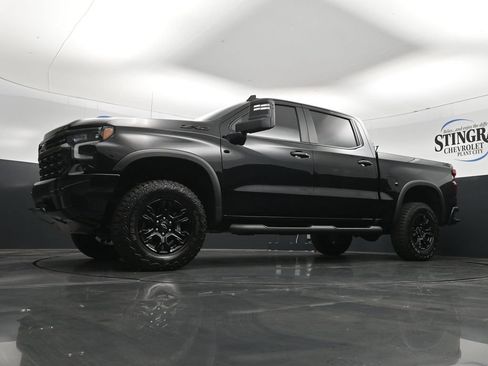 Used 2025 Chevrolet Silverado 1500 ZR2 w/ Technology Package AWD/4WD image 28