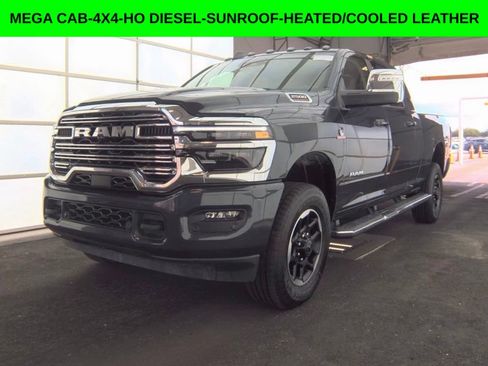 Used 2025 RAM 2500 Laramie AWD/4WD image 1