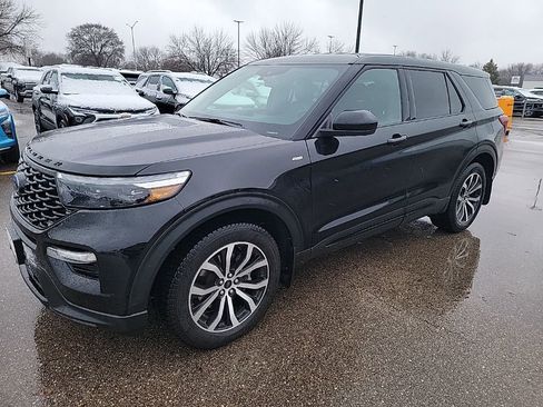 Used 2022 Ford Explorer ST-Line image 3