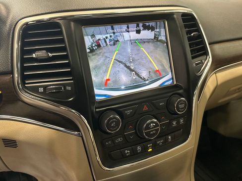 Used 2016 Jeep Grand Cherokee Limited w/ Luxury Group II AWD/4WD image 29