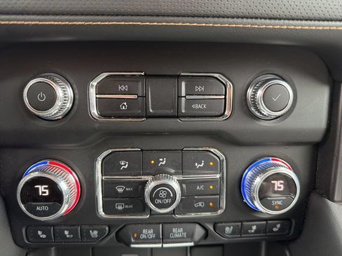 Used 2021 GMC Yukon AT4 AWD/4WD image 28