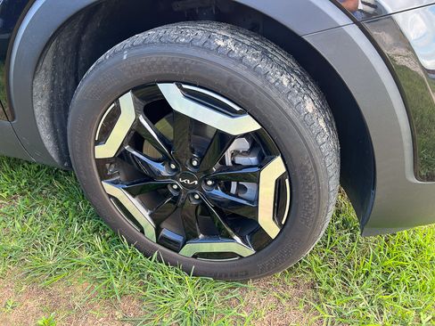 Used 2024 Kia Telluride S w/ S Sunroof Package FWD image 6