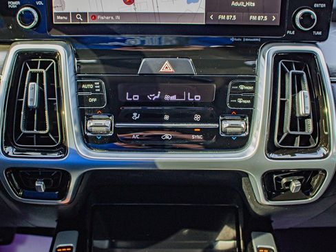 Used 2022 Kia Sorento SX image 32