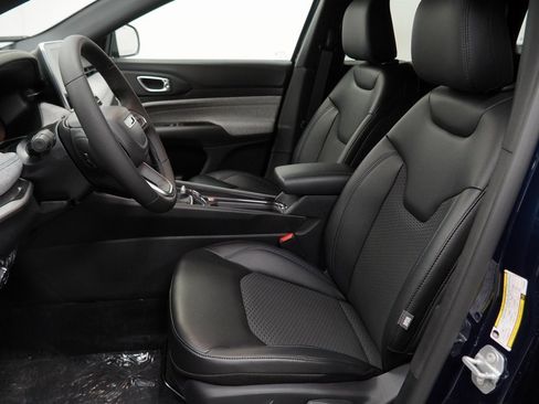 New 2026 Jeep Compass Latitude image 15