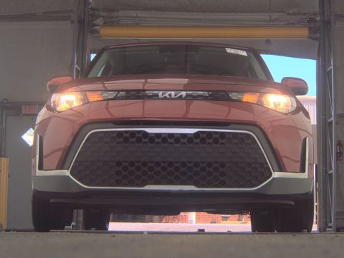Used 2023 Kia Soul LX w/ LX Technology Package FWD image 4