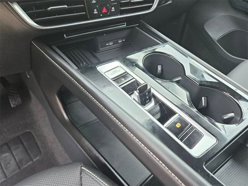 Used 2025 Volkswagen Atlas SE image 26