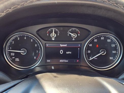 Used 2023 Buick Enclave Essence image 22