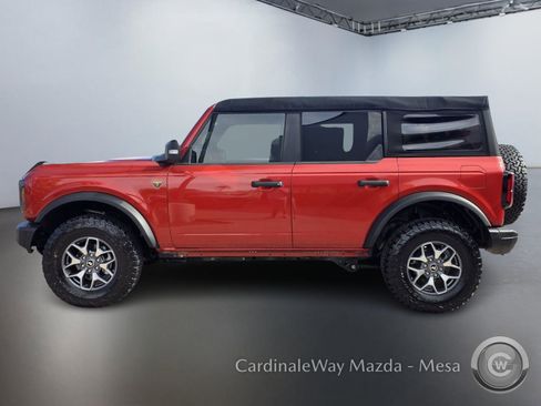 Used 2023 Ford Bronco Badlands image 7