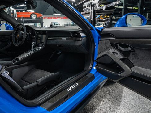 Used 2018 Porsche 911 GT2 RS RWD image 35