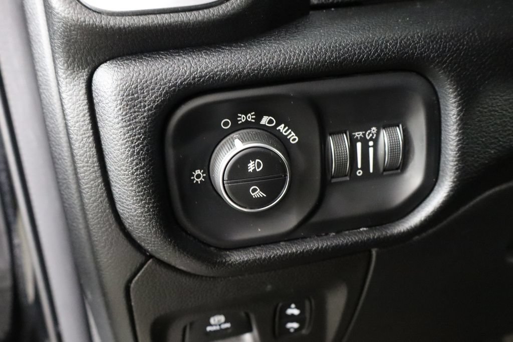 Used 2022 RAM 1500 Laramie AWD/4WD image 22