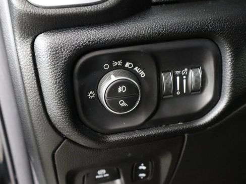 Used 2022 RAM 1500 Laramie AWD/4WD image 22