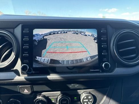 Used 2020 Toyota Tacoma TRD Sport w/ Technology Package image 14