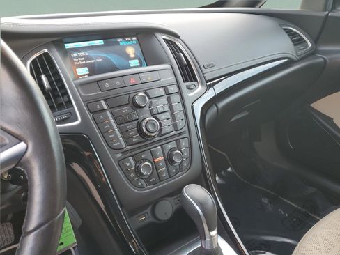 Used 2019 Buick Cascada Premium image 23