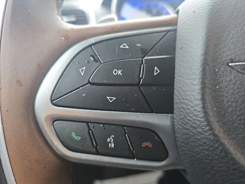 Used 2018 Chrysler 300 C w/ Safetytec Plus Group RWD image 16