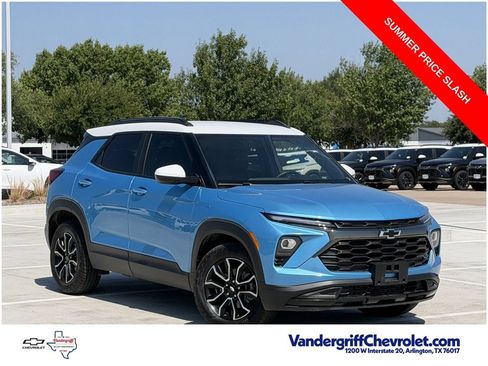 Used 2025 Chevrolet TrailBlazer ACTIV w/ Convenience Package FWD image 2
