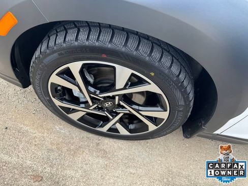 Used 2023 Hyundai Kona Limited AWD/4WD image 23