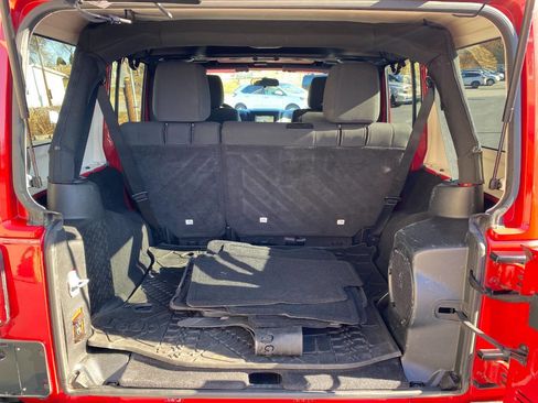 Used 2012 Jeep Wrangler Unlimited Sahara w/ Connectivity Group image 23