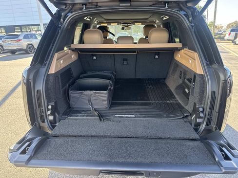 New 2026 Land Rover Range Rover SE image 7