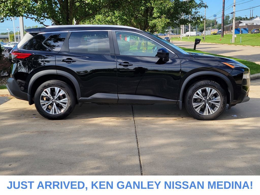 Certified 2023 Nissan Rogue SV w/ SV Premium B Package AWD/4WD image 2