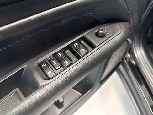 Used 2025 Jeep Compass Latitude w/ Convenience Group AWD/4WD image 14