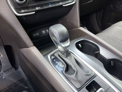 Used 2020 Hyundai Santa Fe SE FWD image 21