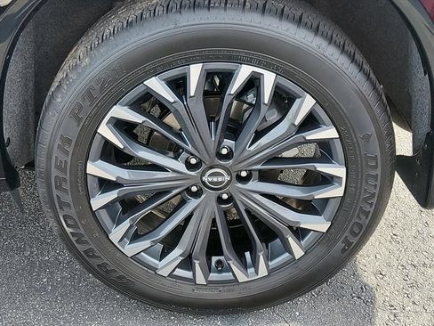 Certified 2025 Nissan Rogue Platinum w/ Tech Package FWD image 14