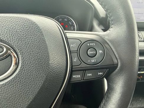 Used 2021 Toyota RAV4 XLE Premium AWD/4WD image 16
