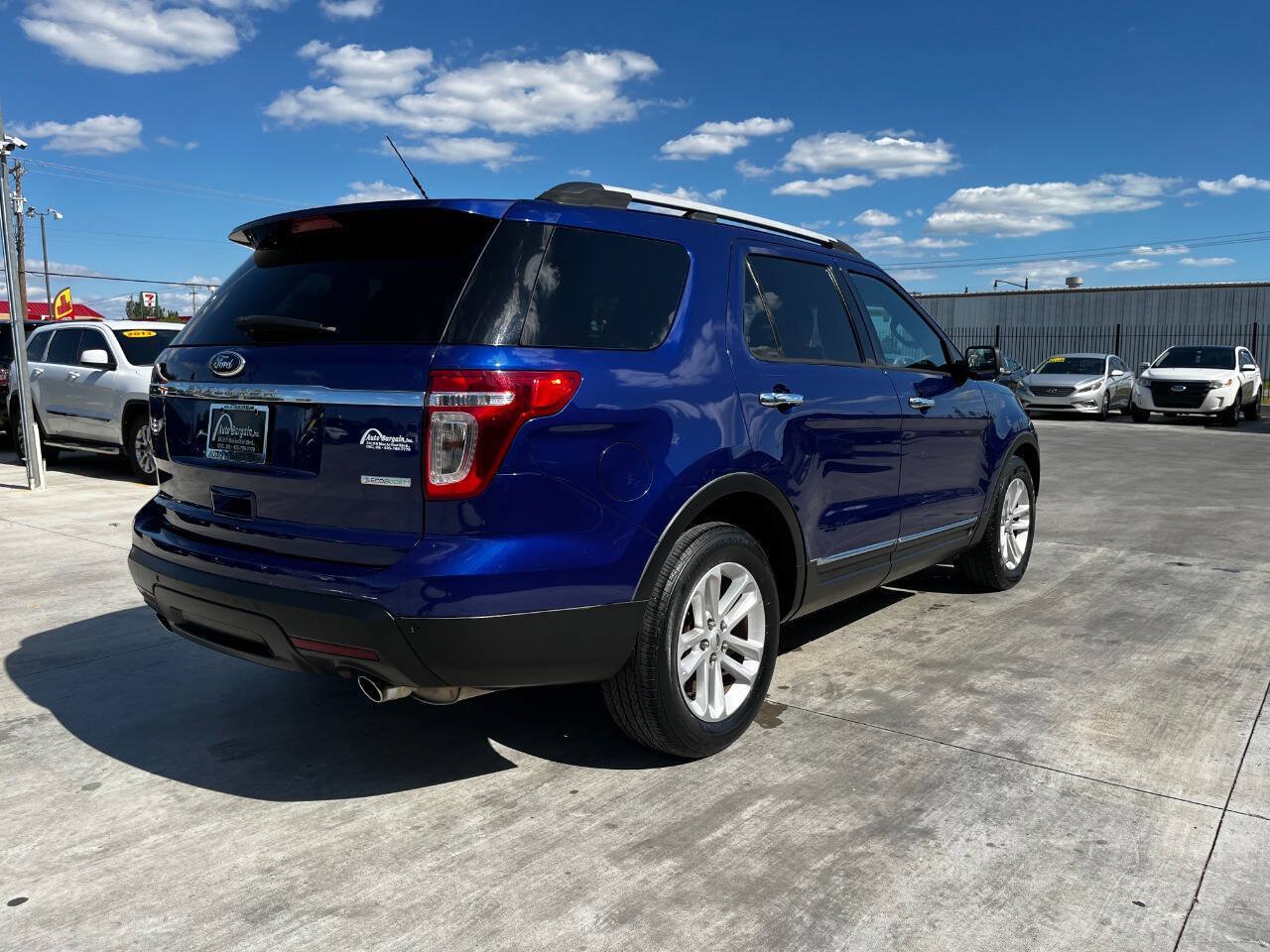 Used 2013 Ford Explorer XLT FWD image 4