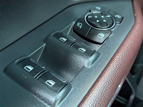 Used 2024 Ford Expedition Max Limited image 24