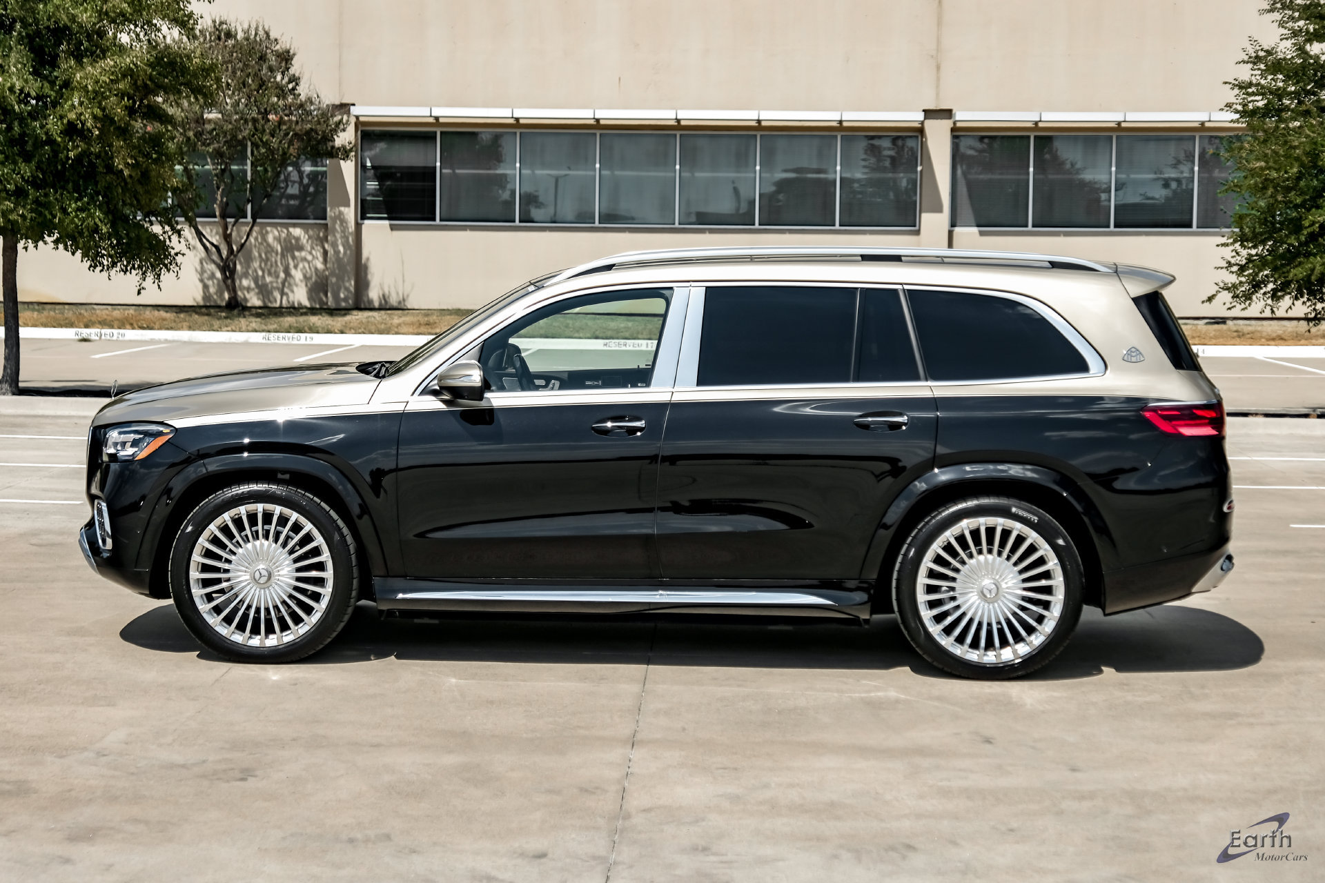 Used 2024 Mercedes-Benz Maybach GLS 600 4MATIC image 8