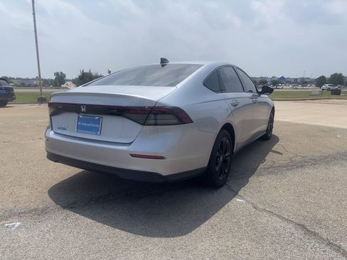 Certified 2025 Honda Accord SE image 5