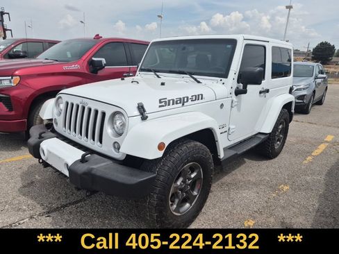 Used 2016 Jeep Wrangler Sahara w/ Connectivity Group AWD/4WD image 3