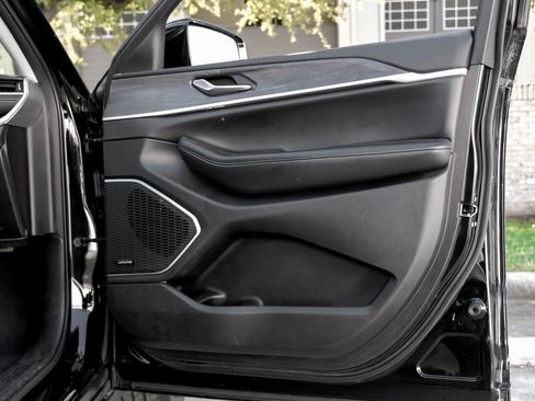 Used 2022 Jeep Grand Cherokee L Limited image 59