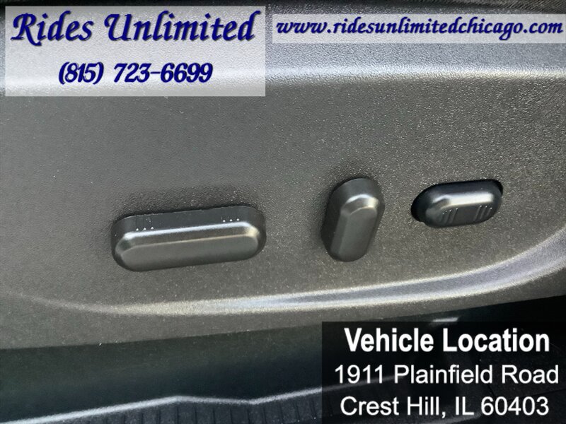 Used 2017 Ford Escape SE w/ SE Sport Appearance Package FWD image 17