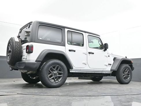 Used 2025 Jeep Wrangler Sport S image 47