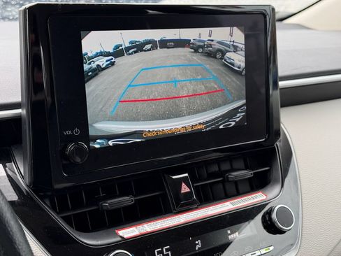 Certified 2025 Toyota Corolla LE FWD image 34