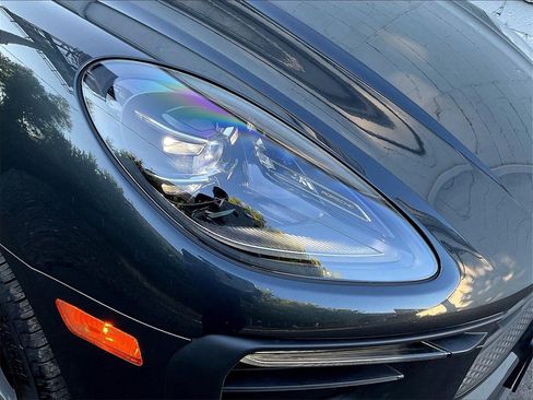Certified 2025 Porsche Macan image 30