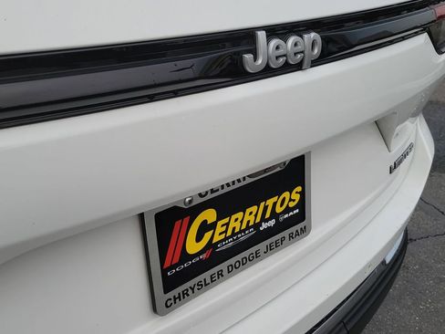 Used 2024 Jeep Grand Cherokee Limited image 25